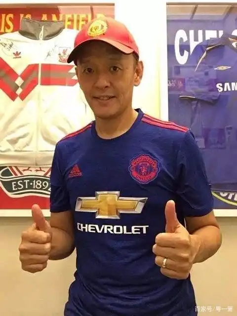 足球比赛冠军杯_第一届足球杯冠军是谁_足球杯冠军是谁