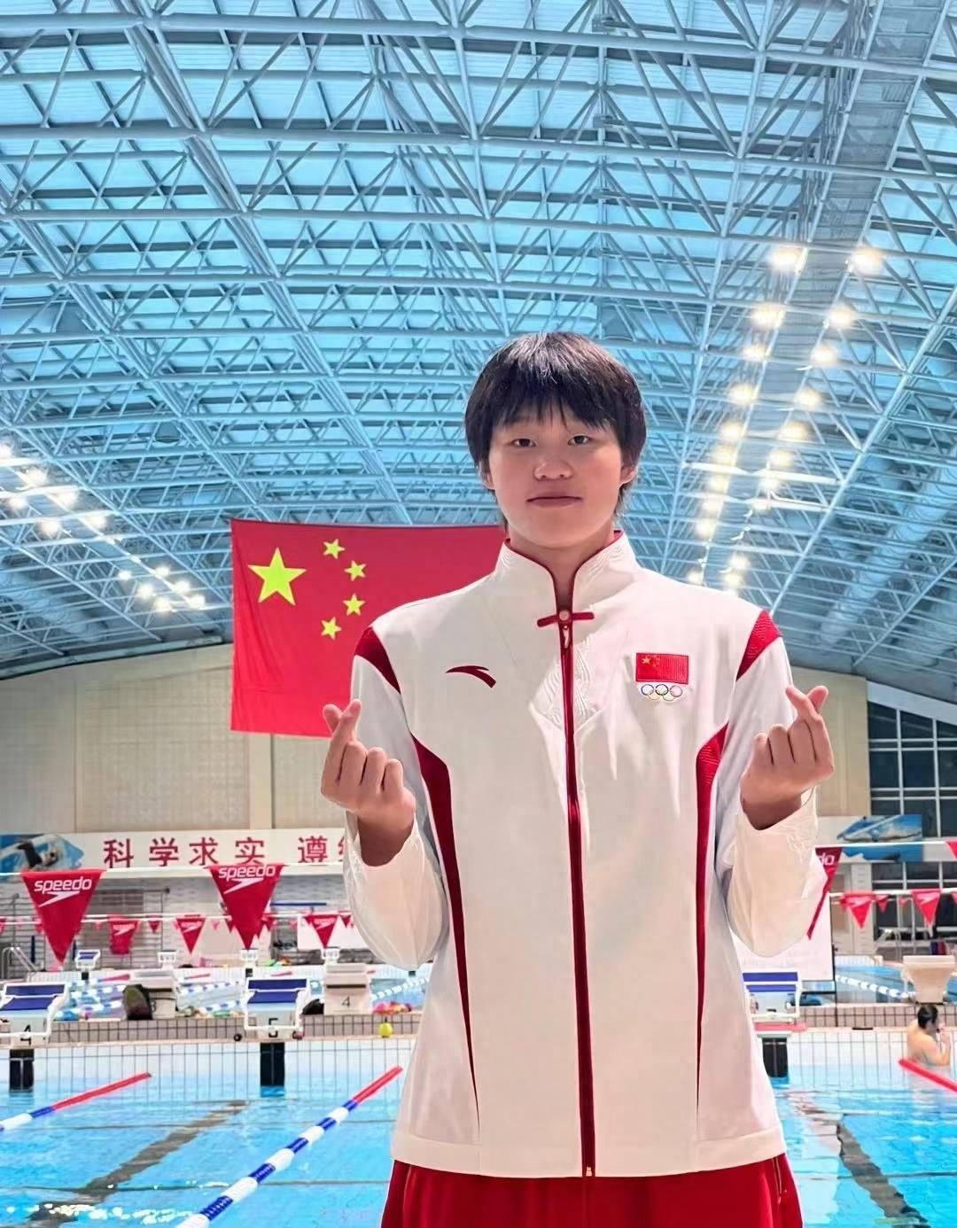 武汉八岁游泳冠军_武汉游泳冠军女_武汉冠军游泳池