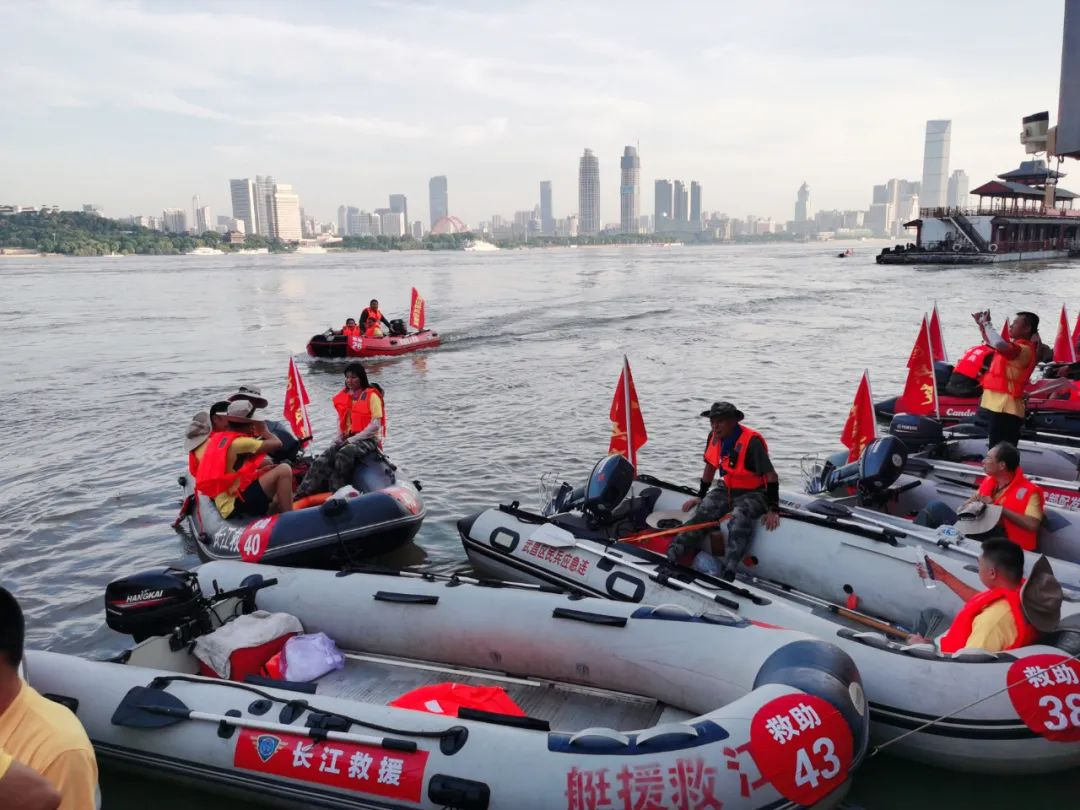 武汉冠军游泳池_武汉八岁游泳冠军_游泳武汉冠军有哪些